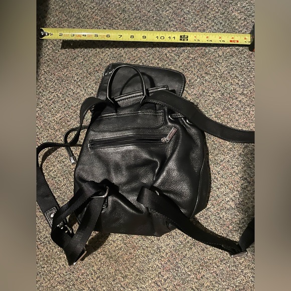 Danier leather bag - Picture 2 of 7